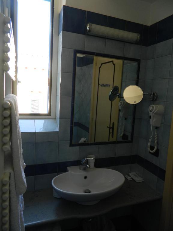 Hotel Villa Hermosa Ischia Room photo